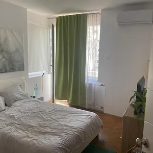  Bed & Breakfast Bucarest B&B